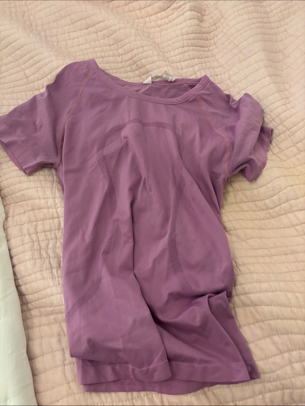 Like Lululemon athletica Lavender/Purple Short Sleeve Top